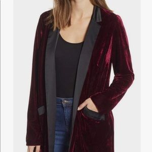 BB Dakota midnight in Paris velvet oversized blazer. Size medium.